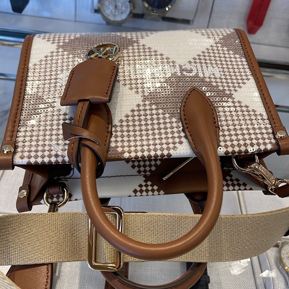 Michael Kors Mirella Extra-Small Logo Crossbody XBODY Shopper Bag
Luggage 
NWT - Picture 8 of 16